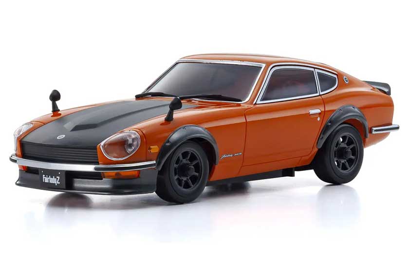 Disaply standard, pre-painted Nissan Fairlady body is included